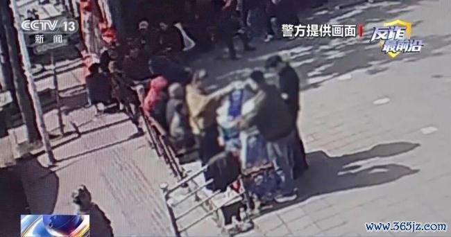 女子扫码领卷纸卡里2万多进款销毁 夜深盗刷惊心